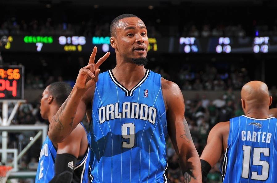 前NBA神射刘易斯 被任命为马刺球员发展教练